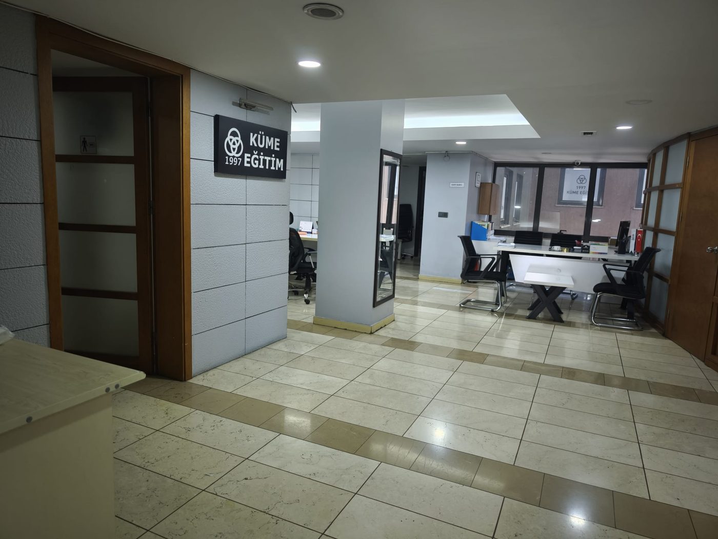 Küme Eğitim lobi ve karşılama alanı