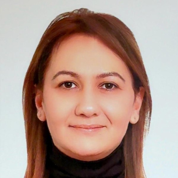 Arzu Kıraç — Türkçe Öğretmeni