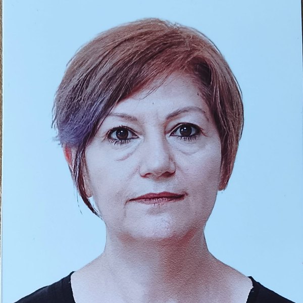 Filiz Özsüer — Biyoloji Öğretmeni